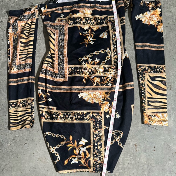 Women’s Black Gold Abstract Animal Print Ruched Off the Shoulder Mini Dress - Picture 4 of 4